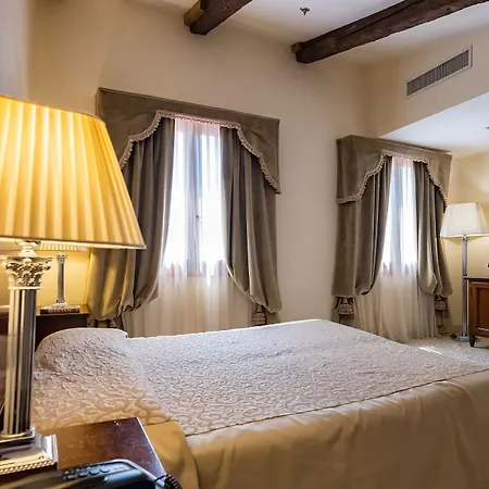 Dell'opera Hotel Venise