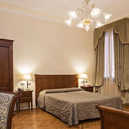 Hotel Dell'opera 3*