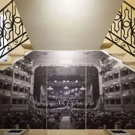 戴尔歌剧酒店 酒店