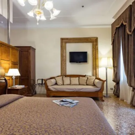 デロペラ ホテル