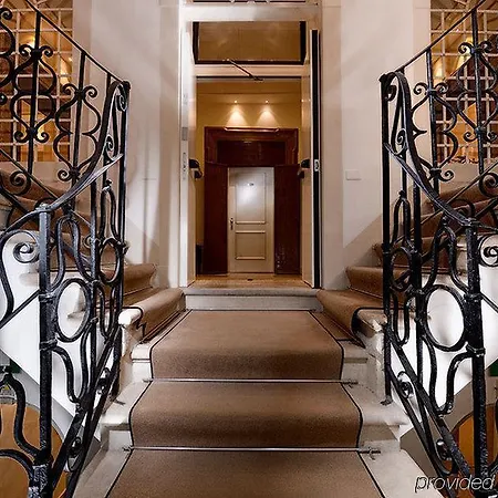 デロペラ ホテル 3*