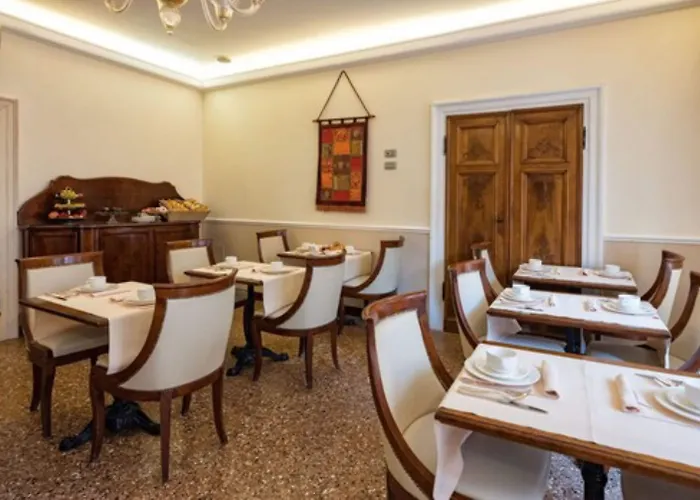 Dell'opera Hotel Veneza