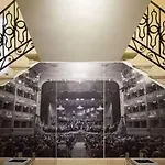 Dell'opera Szálloda