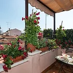 Dell'opera Szálloda 3*