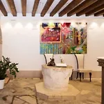 Dell'opera Szálloda Velence