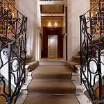Dell'opera Szálloda 3*