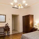 Dell'opera Velence