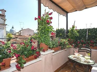 Dell'opera Venice