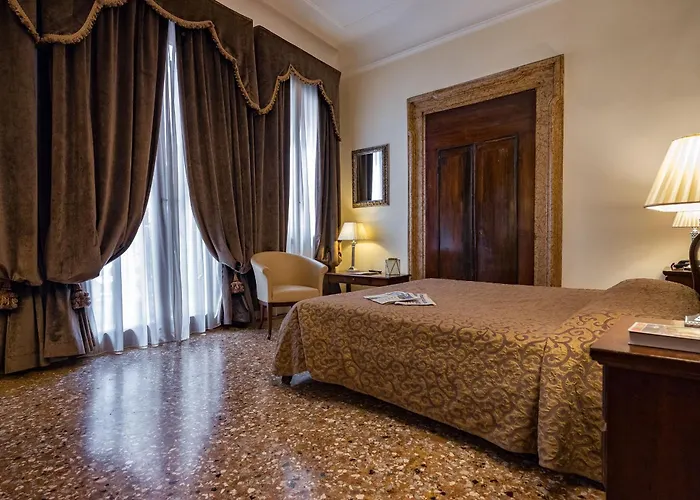 Ξενοδοχείο Dell'opera 3*