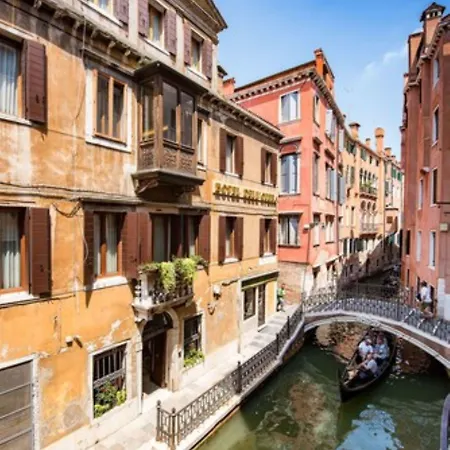 Hotel Dell'opera 3*